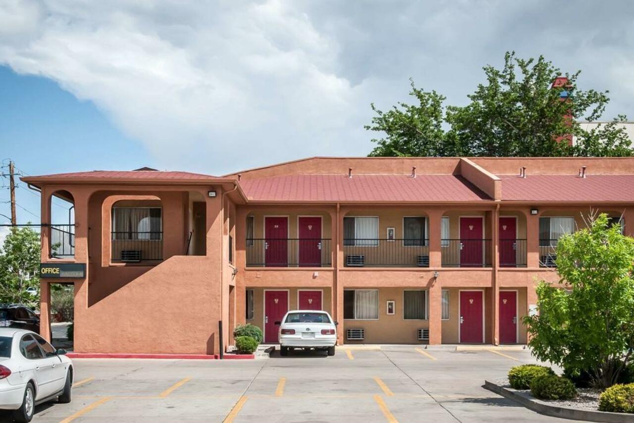 Econo Lodge Midtown Альбукерке Экстерьер фото