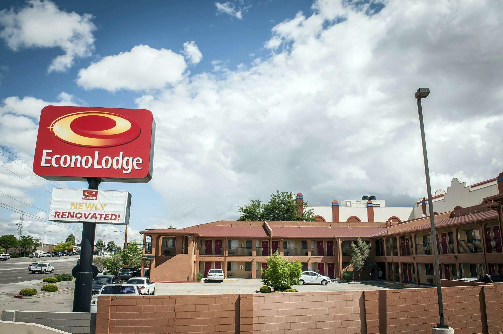 Econo Lodge Midtown Альбукерке Экстерьер фото